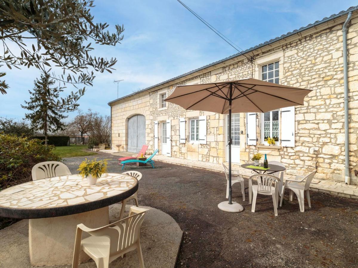 Holiday Home Gite La Truffiere Saintongeaise By Interhome Berneuil  外观 照片